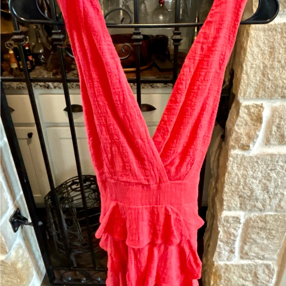 Beautiful summer dress. Never worn.